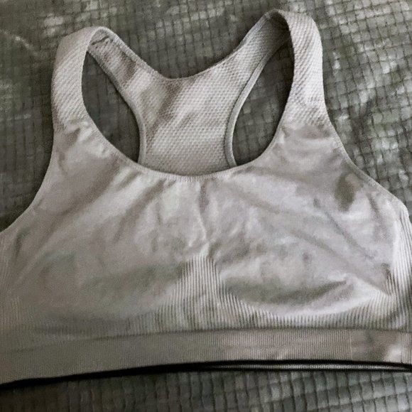 Sports bra - Picture 1 of 2